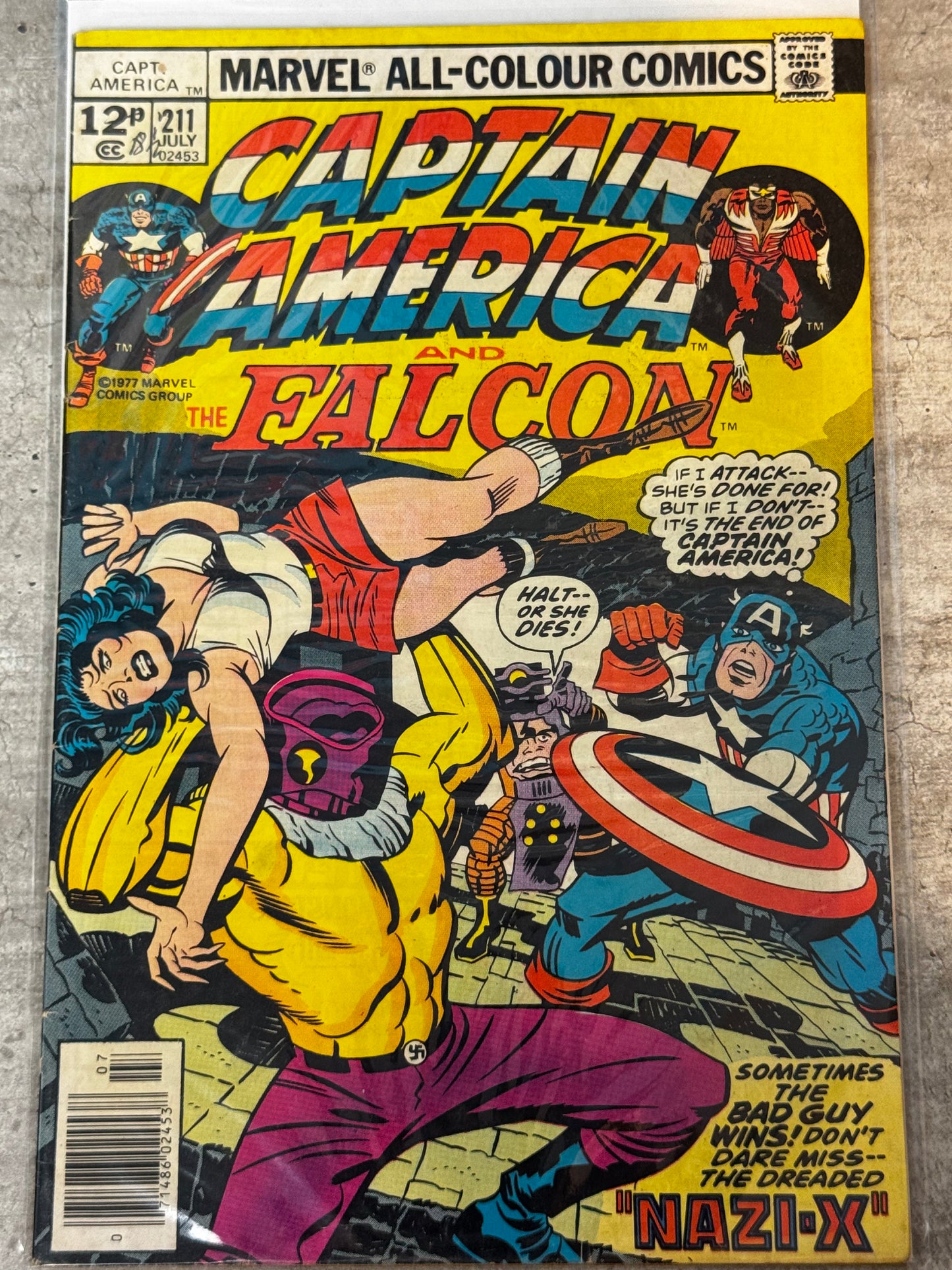 1977 - Captain America, Vol. 1 #211 Var. C - Nazi "X"! - VF/NM - ENG 1