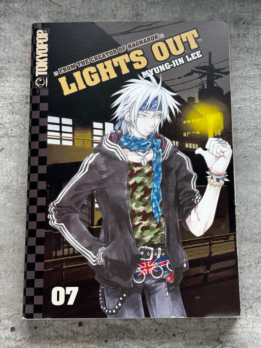 2008 - Lights Out #7 - NM/M - ENG 1