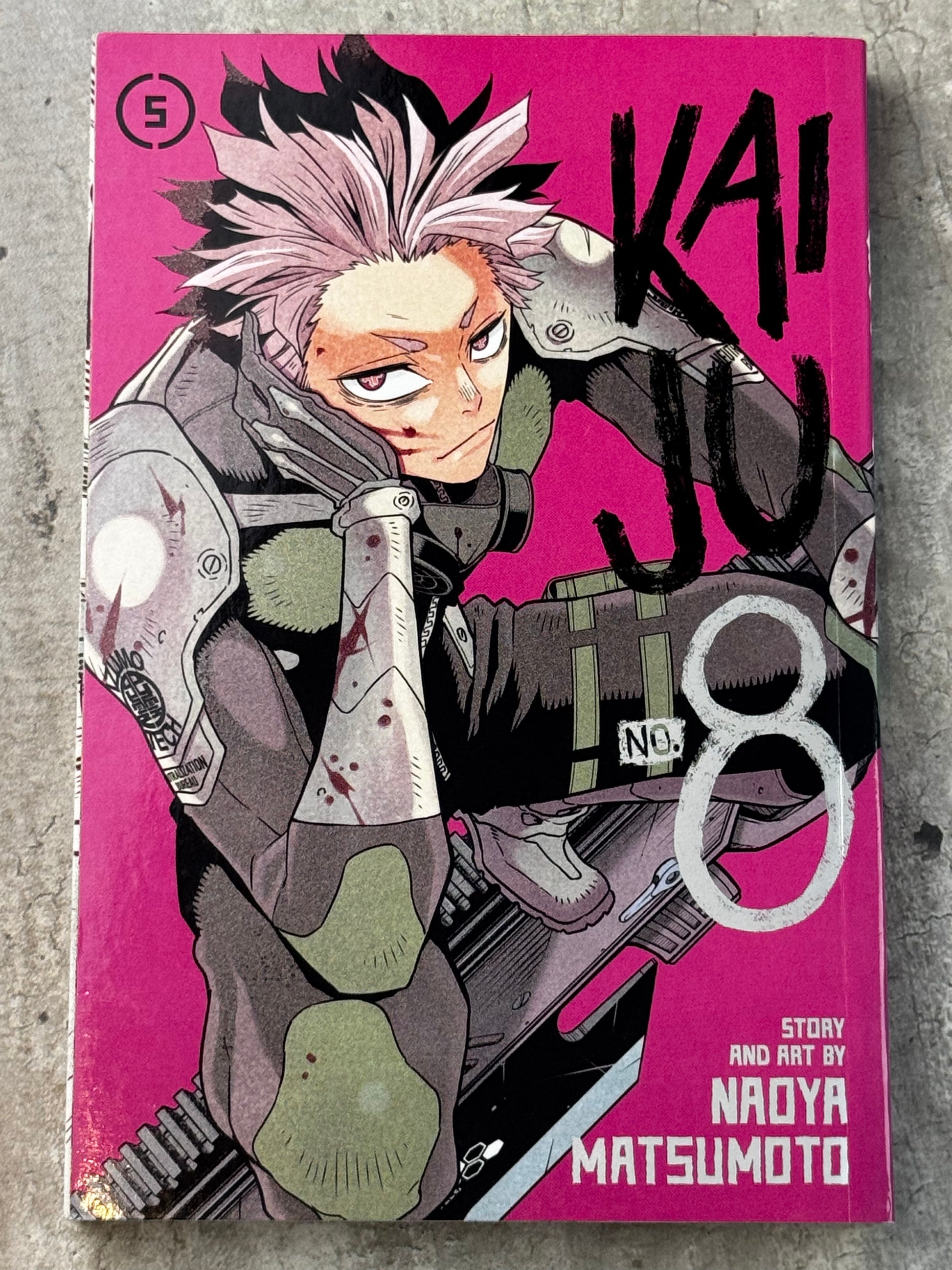 2023 - Kaiju No 8 #5 - M - ENG 1