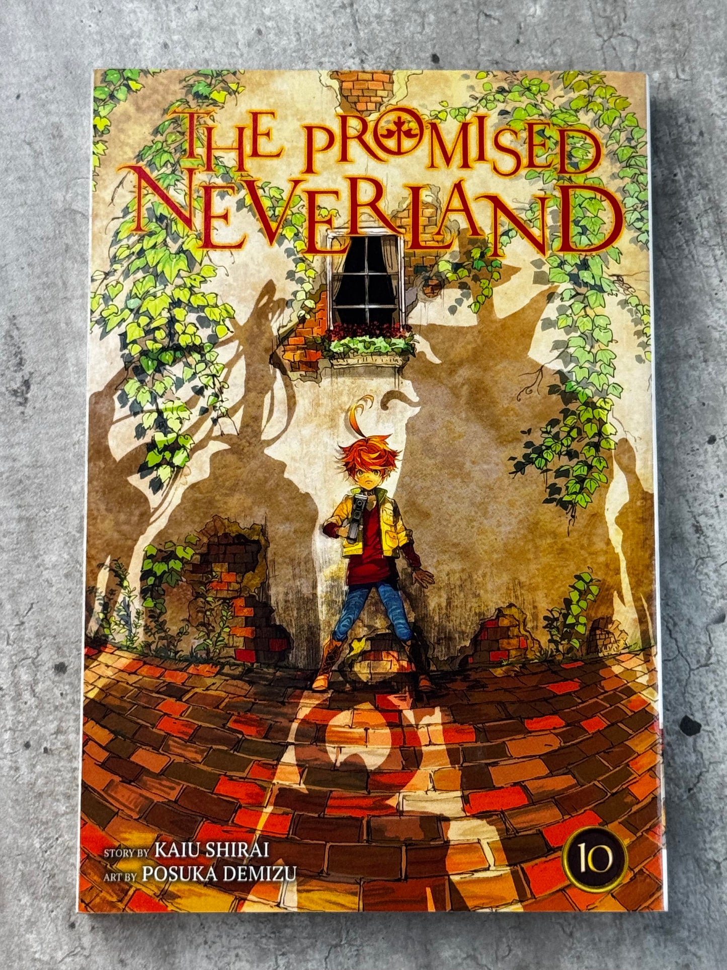 2017 - The Promised Neverland #10 - M - ENG 1