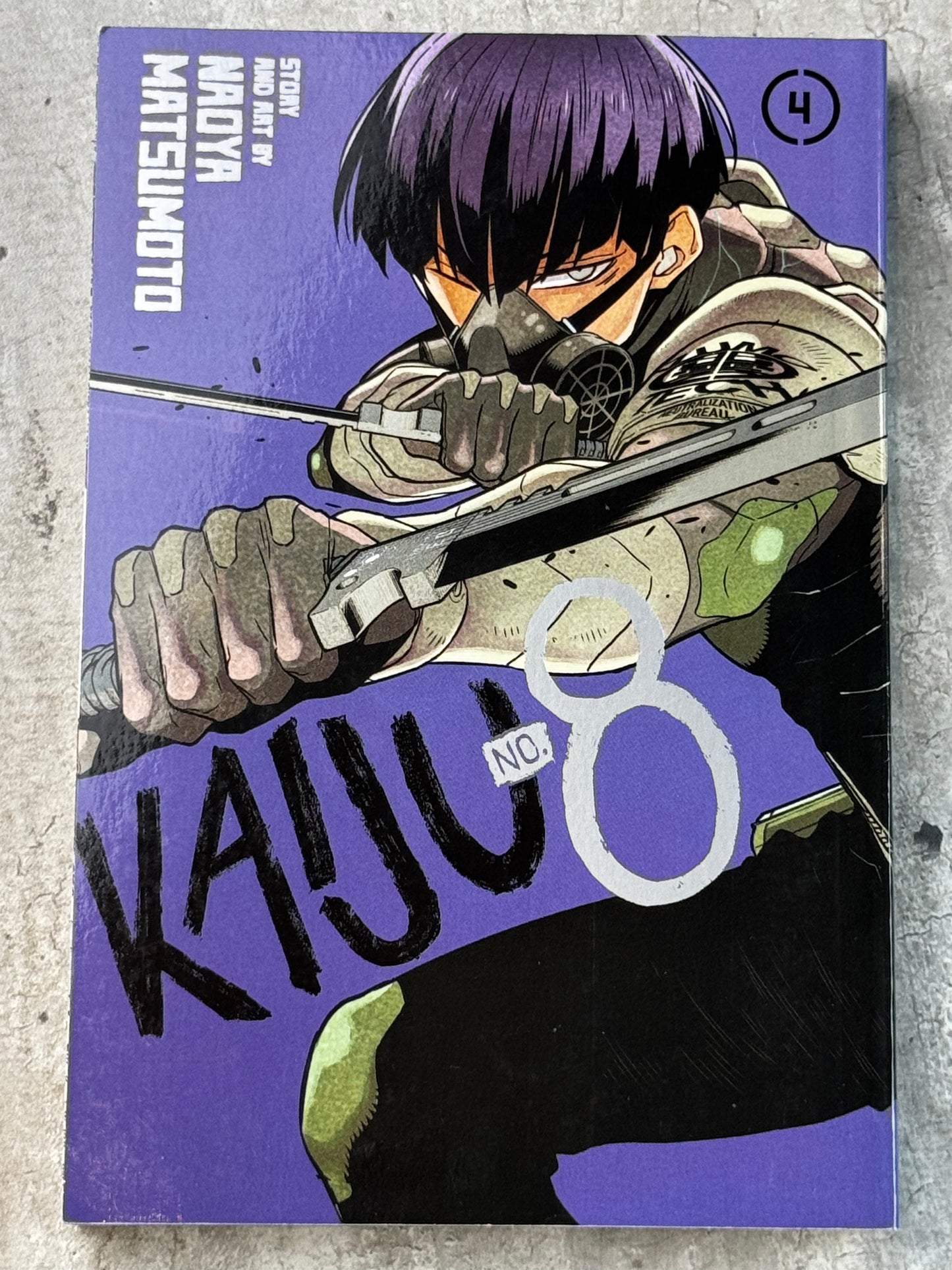 2022 - Kaiju No 8 #4 - M - ENG 1