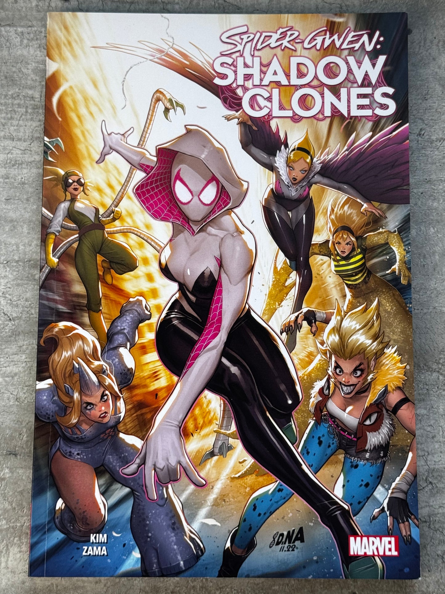 2023 - Spider-Gwen: Shadow Clones - M - ENG 1