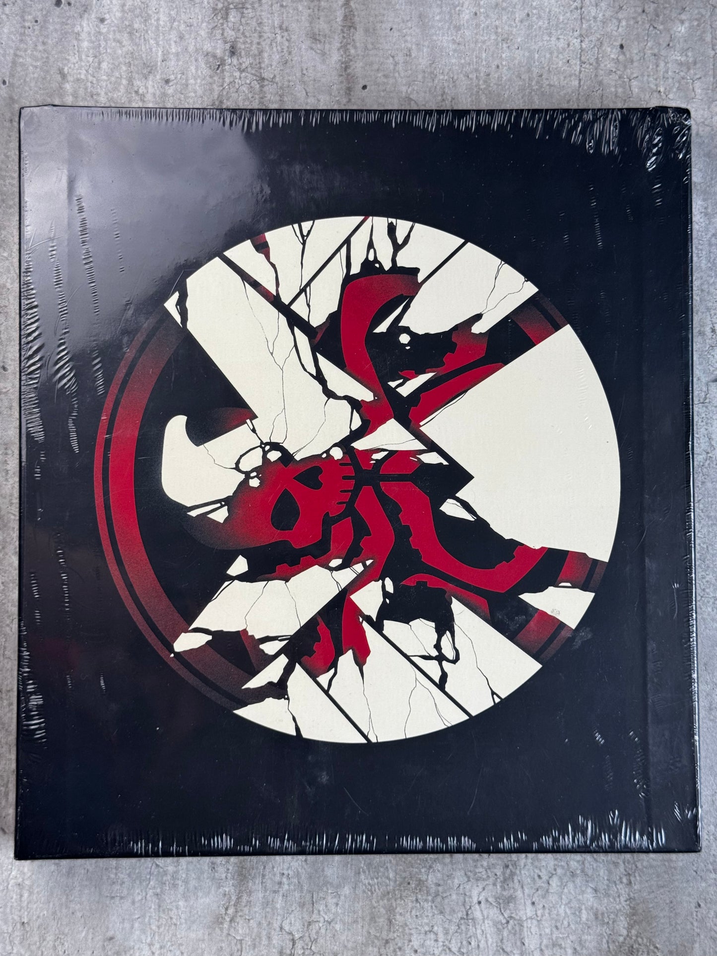 2014 - Marvels Agents Of Shield Declassified Slipcase HC - M - ENG 2