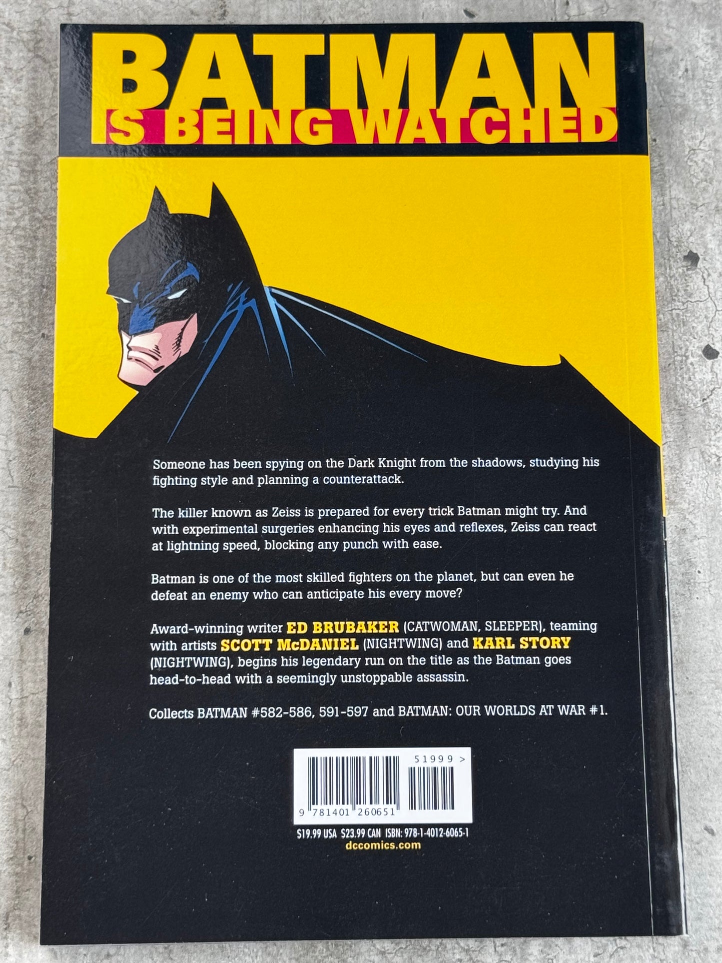 2016 - Batman By Ed Brubaker TP #1 - M - ENG 2