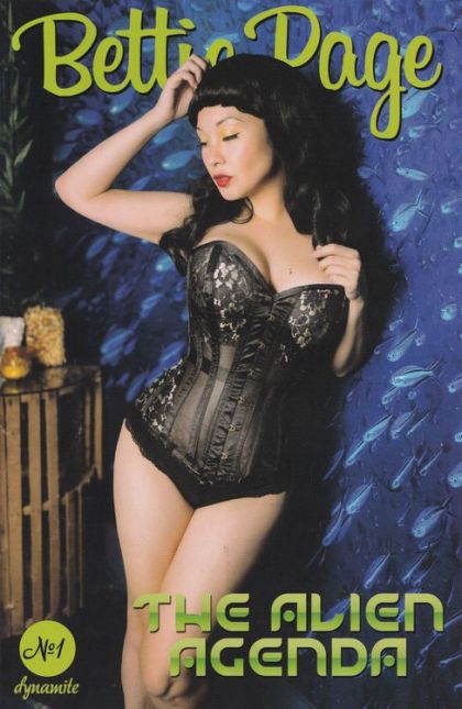 2022 - Bettie Page: The Alien Agenda #1 Var. E - M - ENG - PRE-ORDER 1