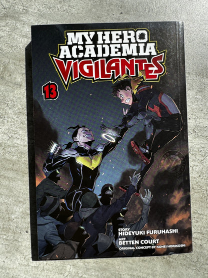 My Hero Academia Vigilantes Vol.13 - Hideyuki Furuhashi - Libro de manga (en inglés)