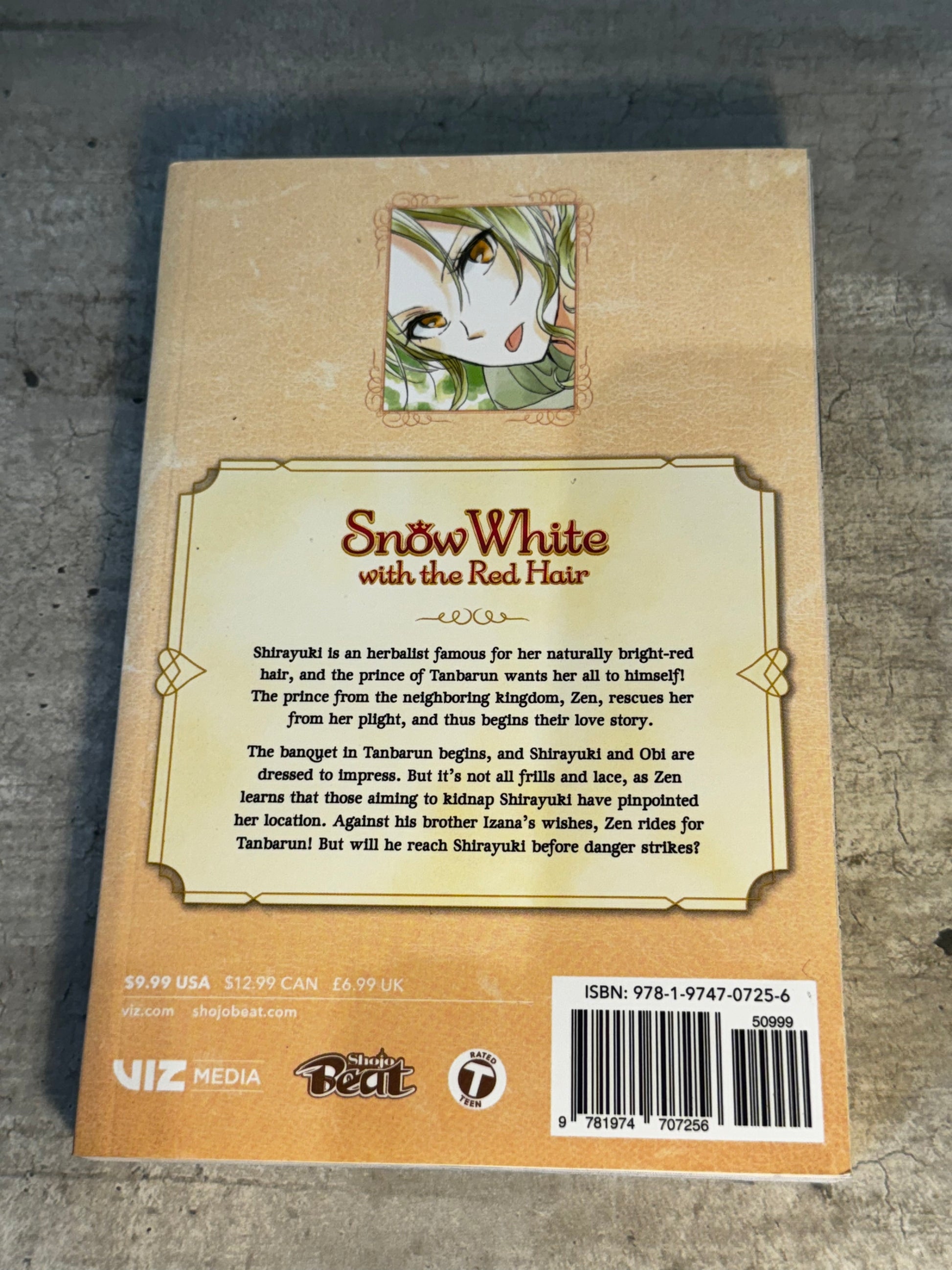 2020 - Viz Comics - Snow White with the Red Hair #6 - NM- - English 2