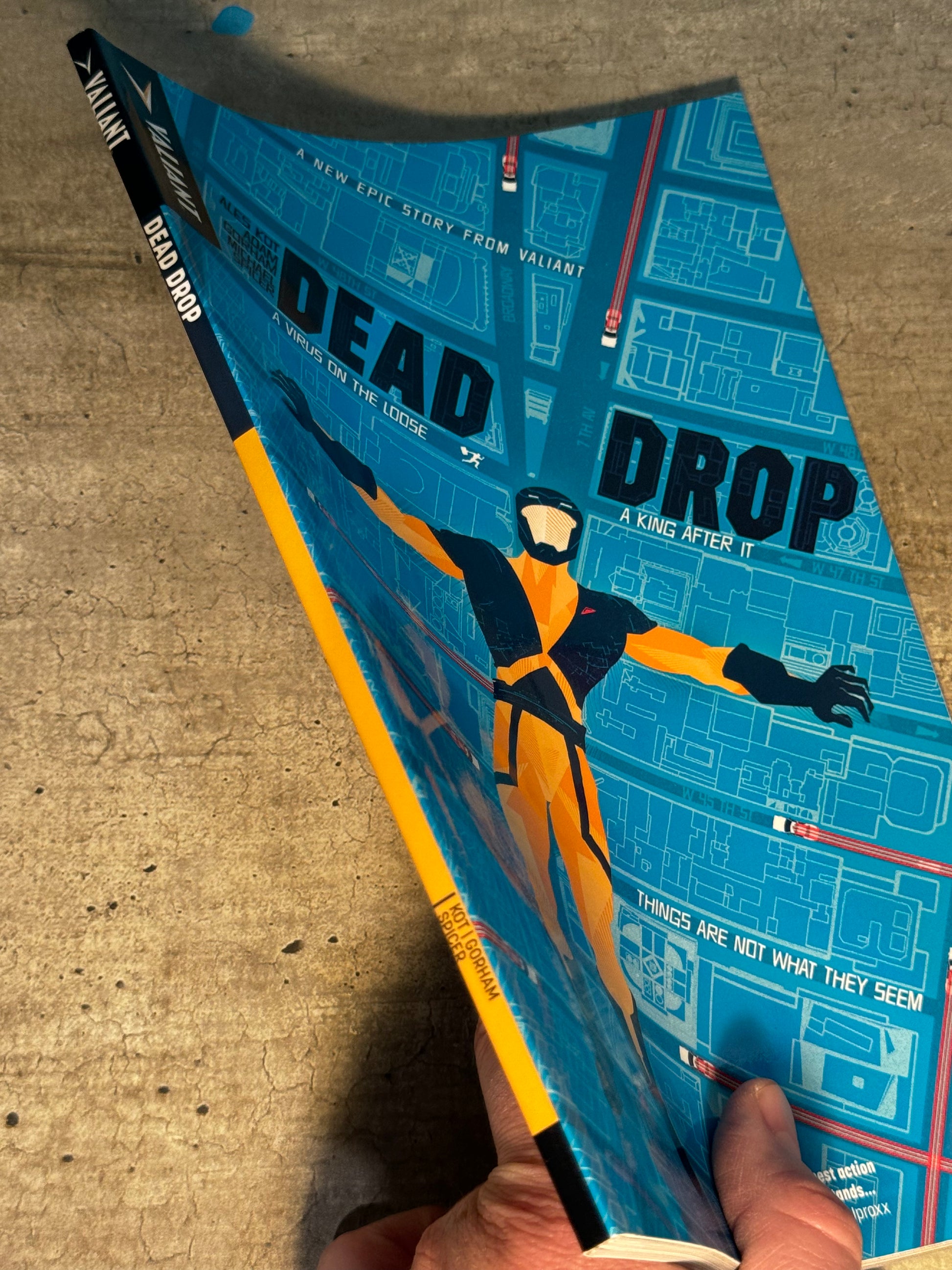 2015 - Valiant Entertainment - Dead Drop # Var. TP-1 - M - Eng 3