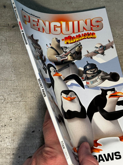 2016 - Titan Books - Penguins Of Madagascar Digest Gn #4 - M - Eng 3