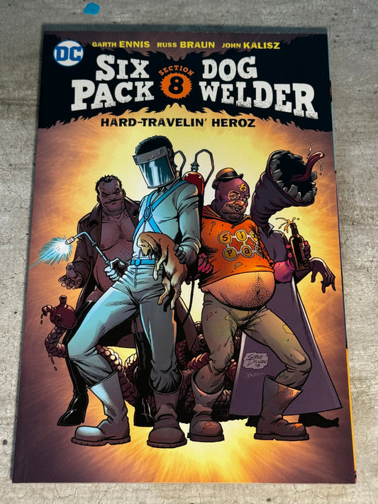 2017 - Sixpack and Dogwelder: Hard-Travelin' Heroz # Var. TP - M - Eng 1