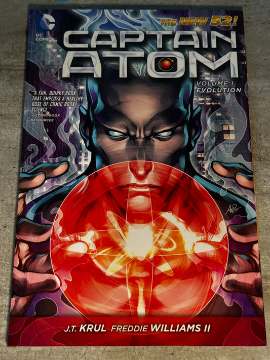 2012 - DC Comics - Captain Atom TP #1 - M - Eng 1