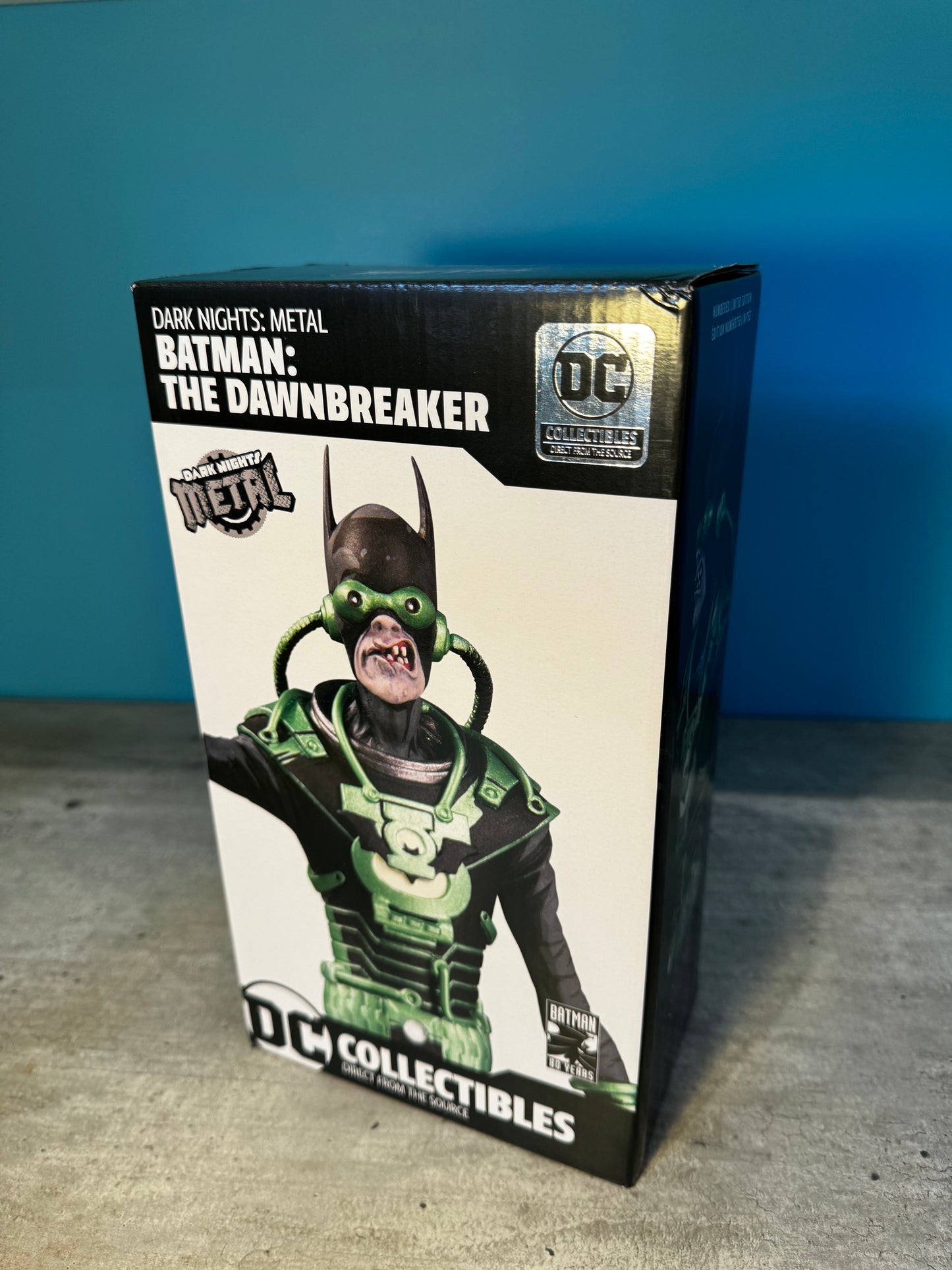 Figura de acción de Batman Metal Dawnbreaker de 9" - Galería DC Diamond Select