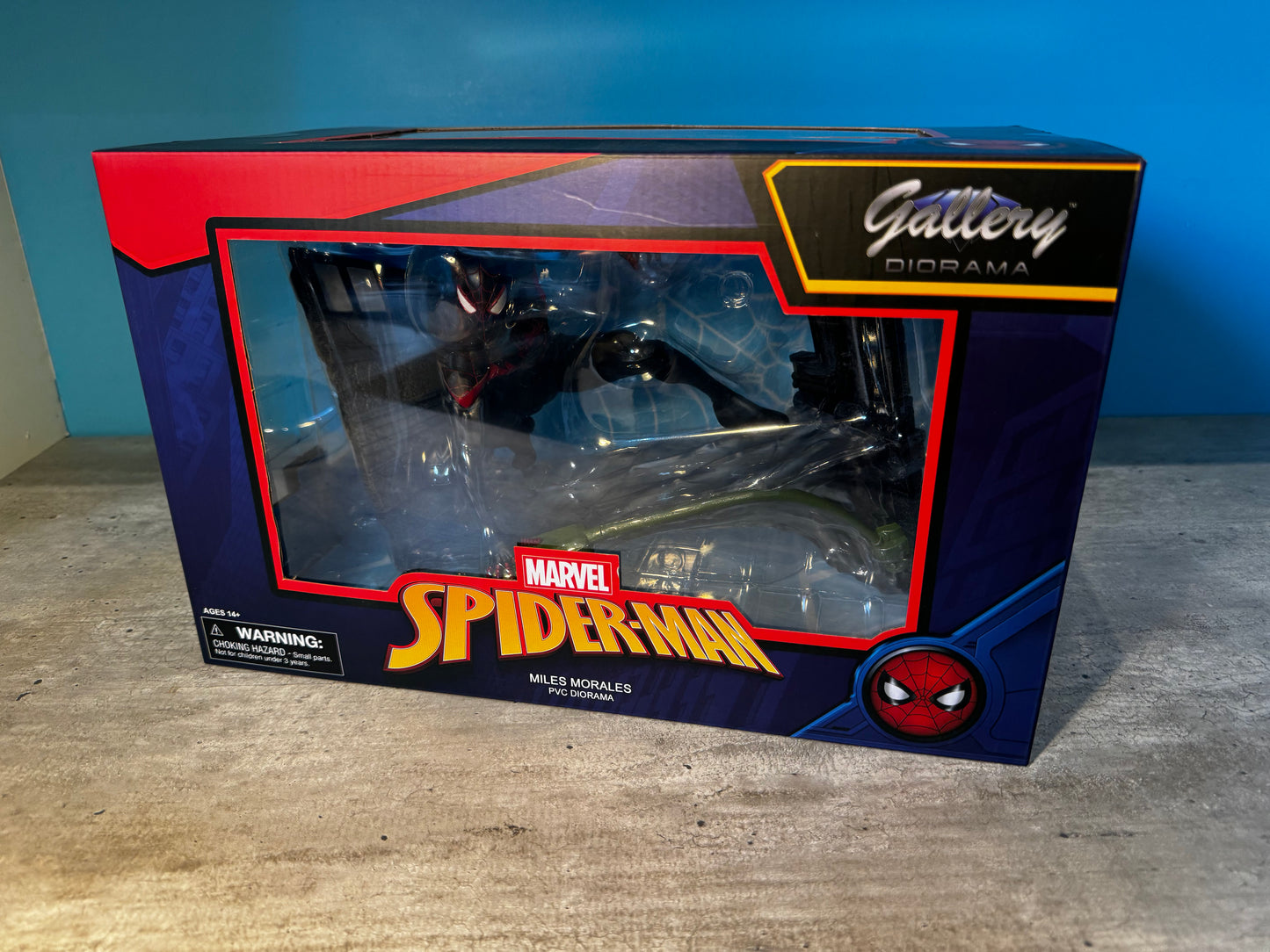 Miles Morales Figure - Spider-Man Gallery Statue Diorama - Diamond Select