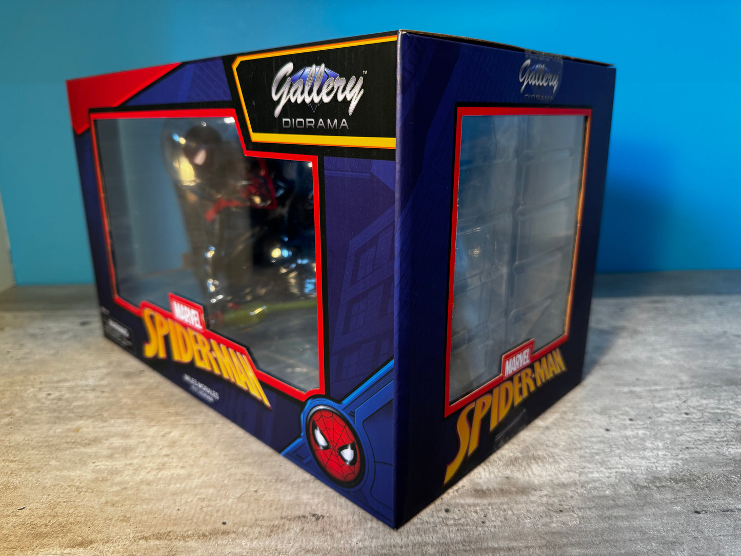 Miles Morales Figure - Spider-Man Gallery Statue Diorama - Diamond Select