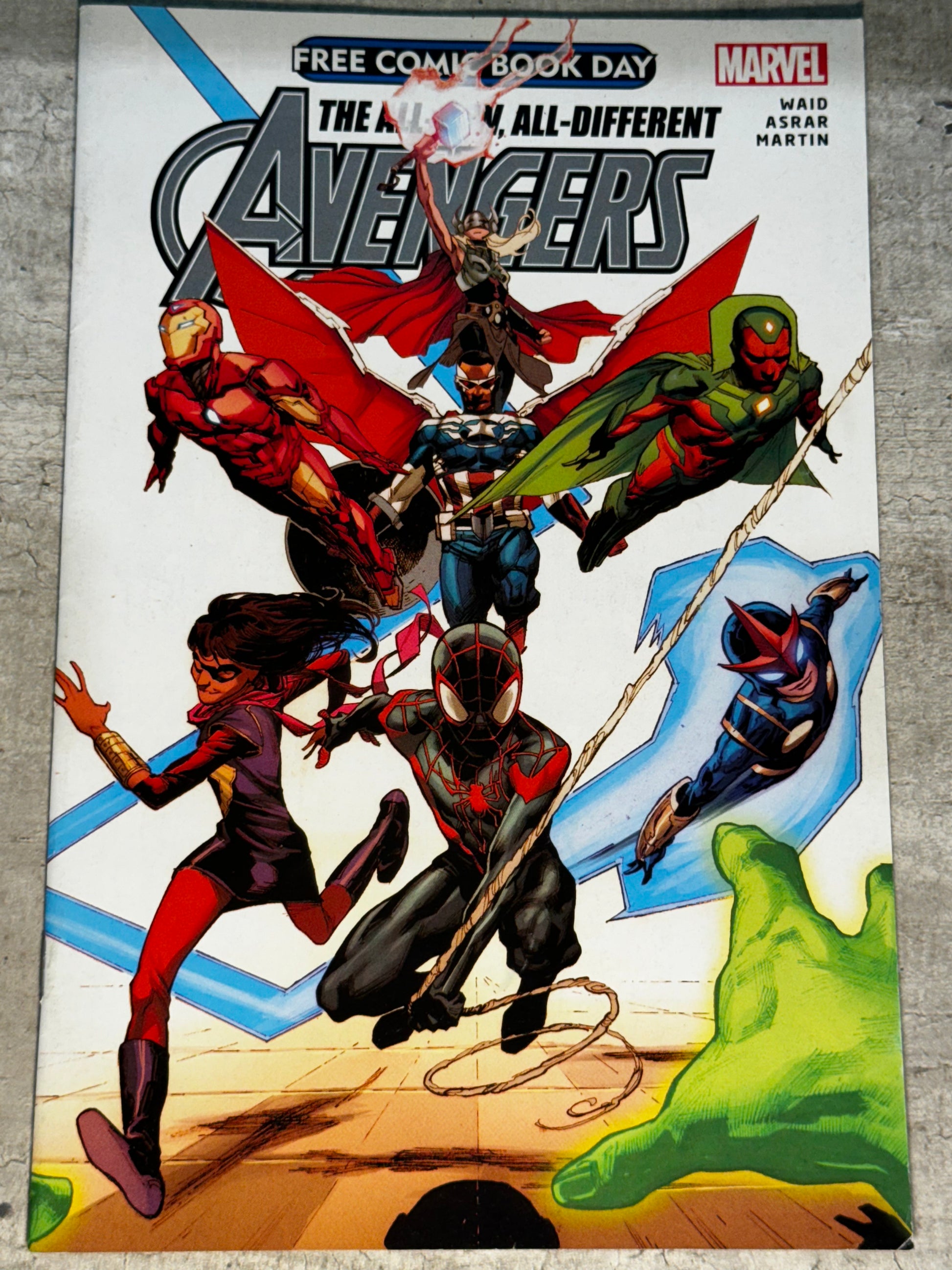 2015 - Marvel Comics - Free Comic Book Day 2015 (Avengers) #1 Var. A - NM+ - Eng 1