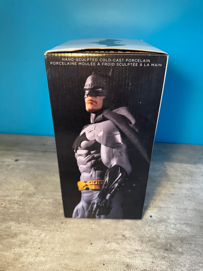 DC Comics: 16 Scale Icons Batman Statue 3