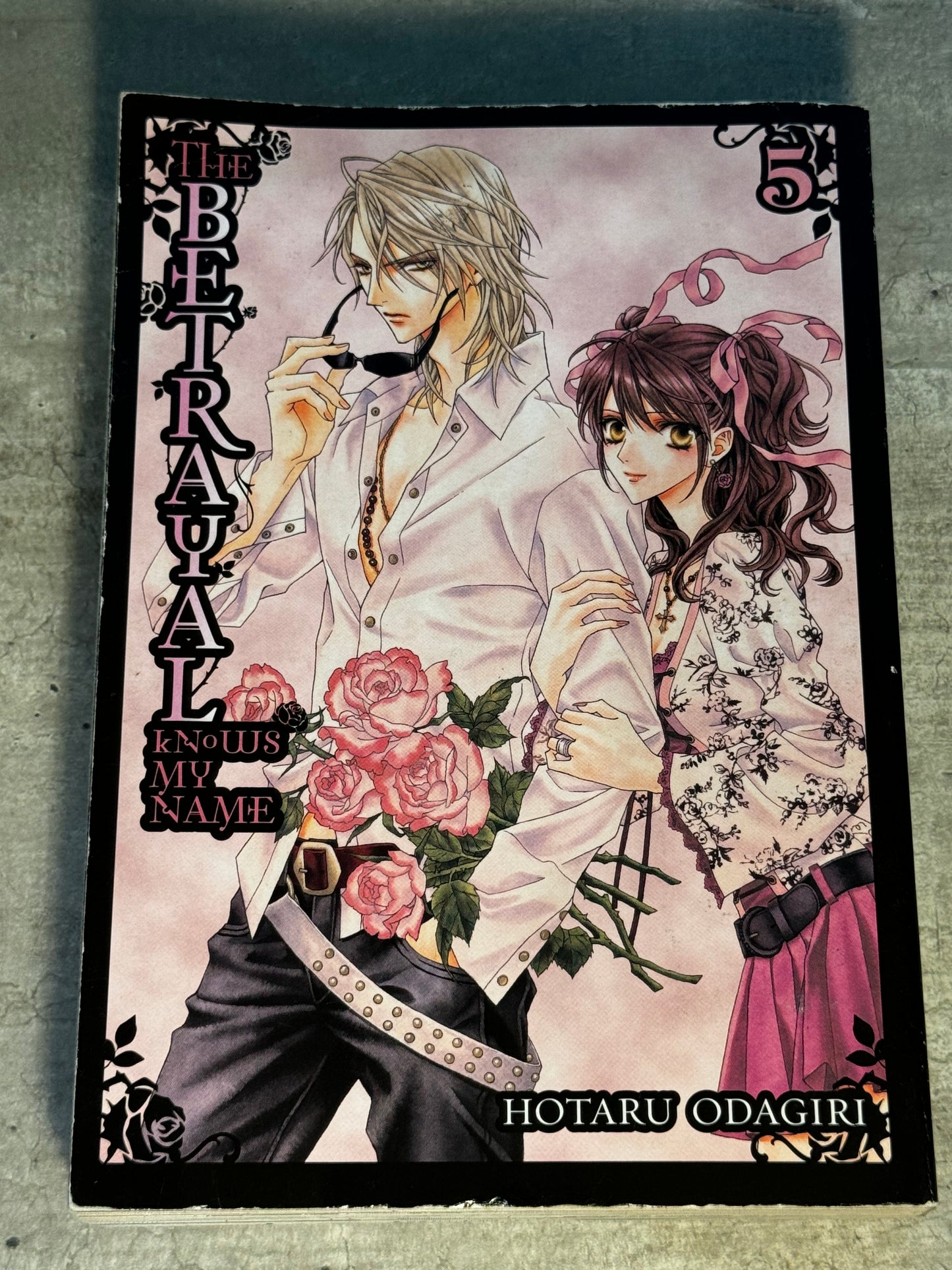 2013 - Yen Press - Betrayal Knows My Name #5 - VF/NM - Eng 1