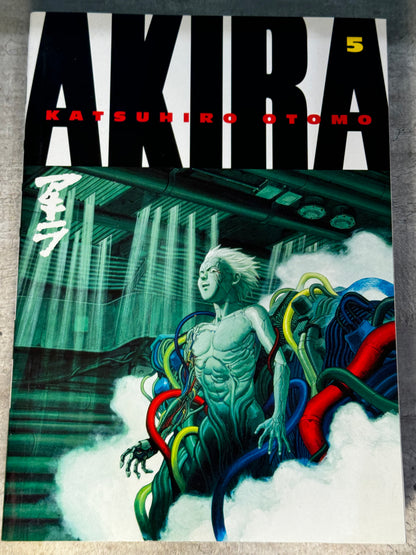 2011 - Kodansha Comics - Akira (Kodansha) #5 - NM+ - Eng 1