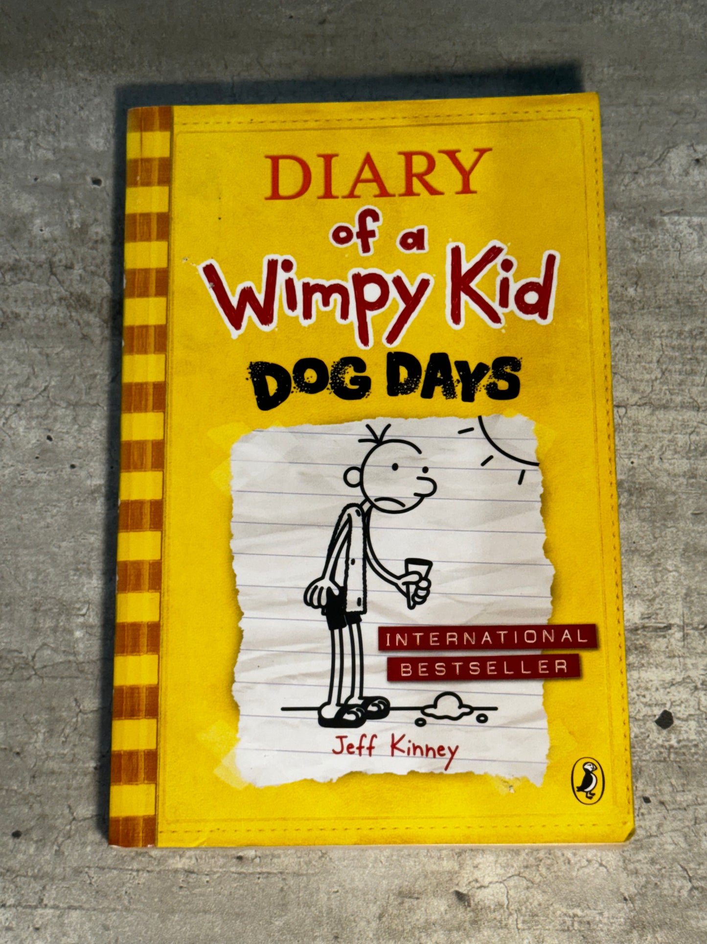 2014 - Penguin Random House - Diary Of A Wimpy Kid - Dog Days # - VF+ - Eng 1