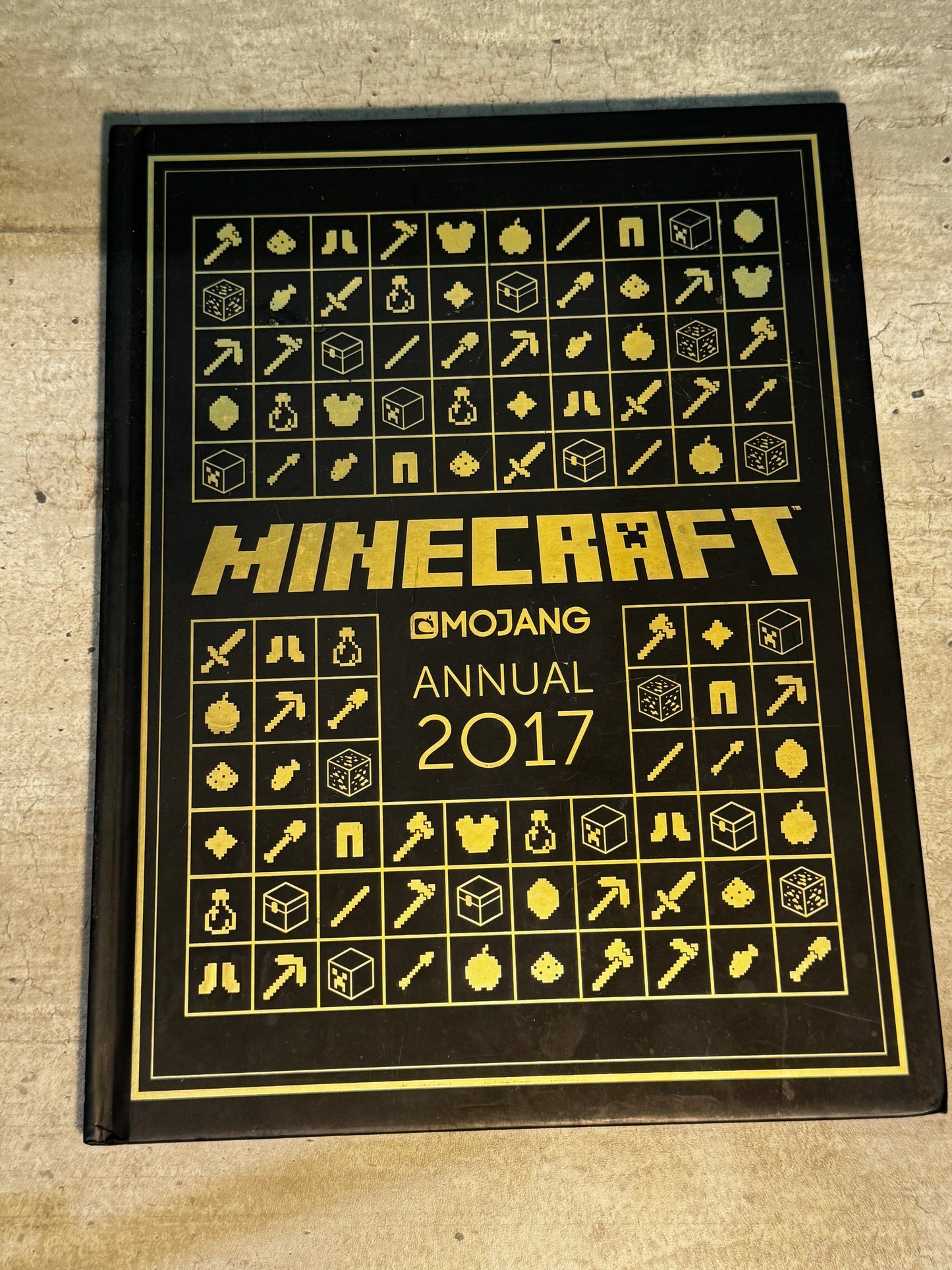 2017 - Egmont - Minecraft - Annual 2017 #1 - NM+ - Eng 1