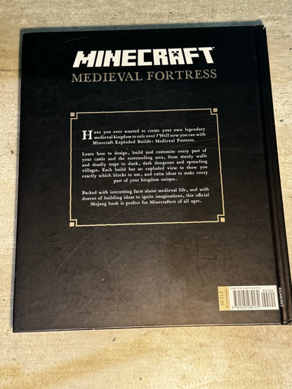 2016 - Egmont - Minecraft - Medieval Fortress #1 - NM+ - Eng 2