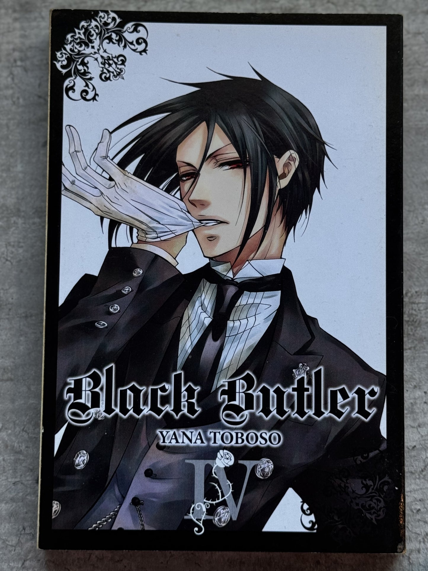 2011 - Yen Press - Black Butler #4 - NM - Eng 1