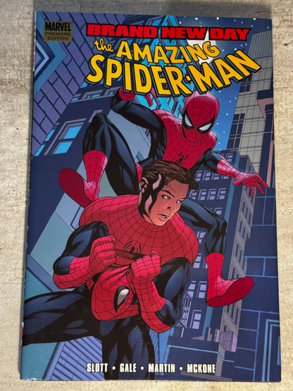2008 - Marvel Comics - Spider-Man: Brand New Day HC #3 - M - Eng 1