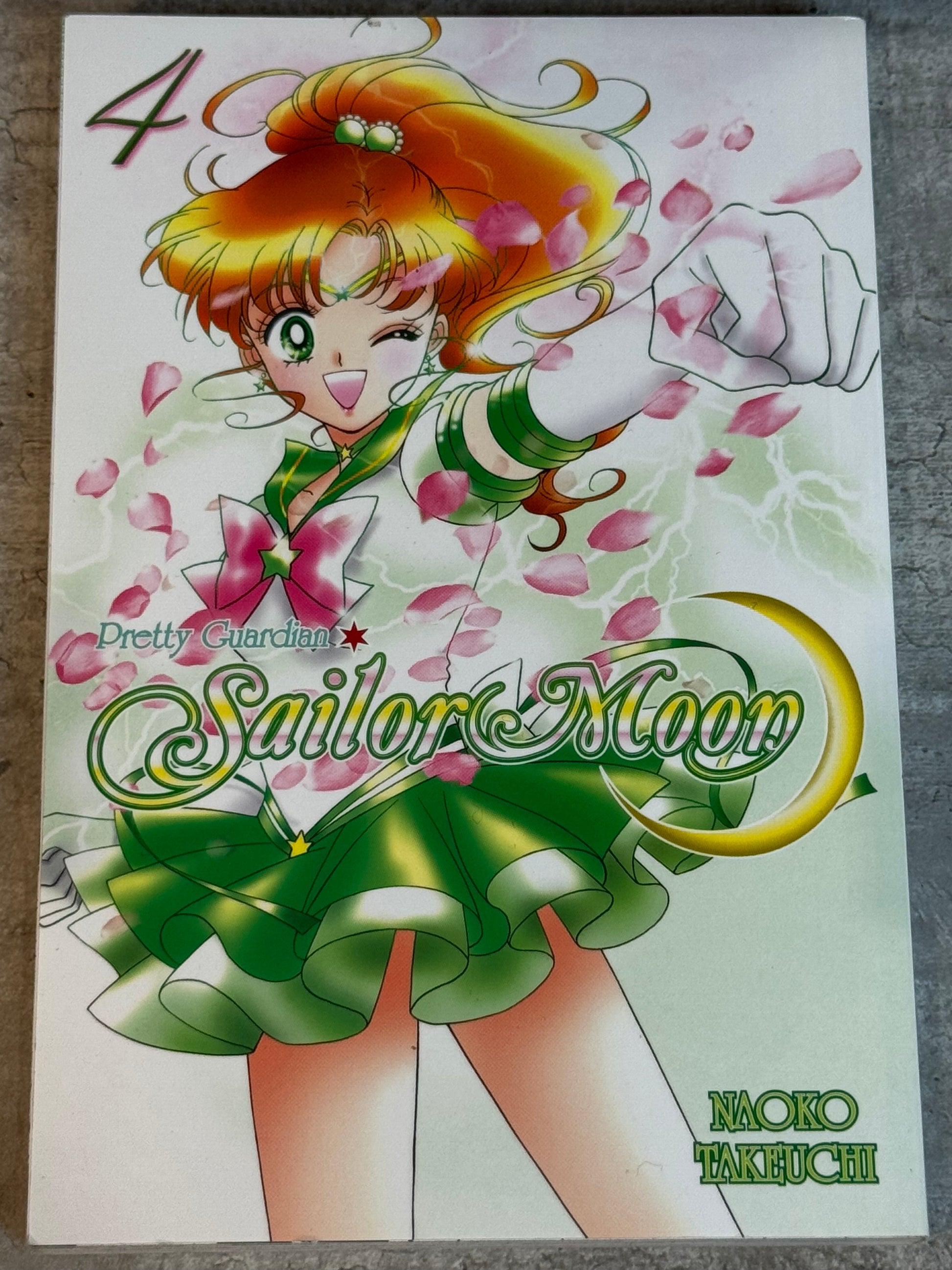 2012 - Kodansha Comics - Sailor Moon (Kodansha) #4 - M - Eng 1