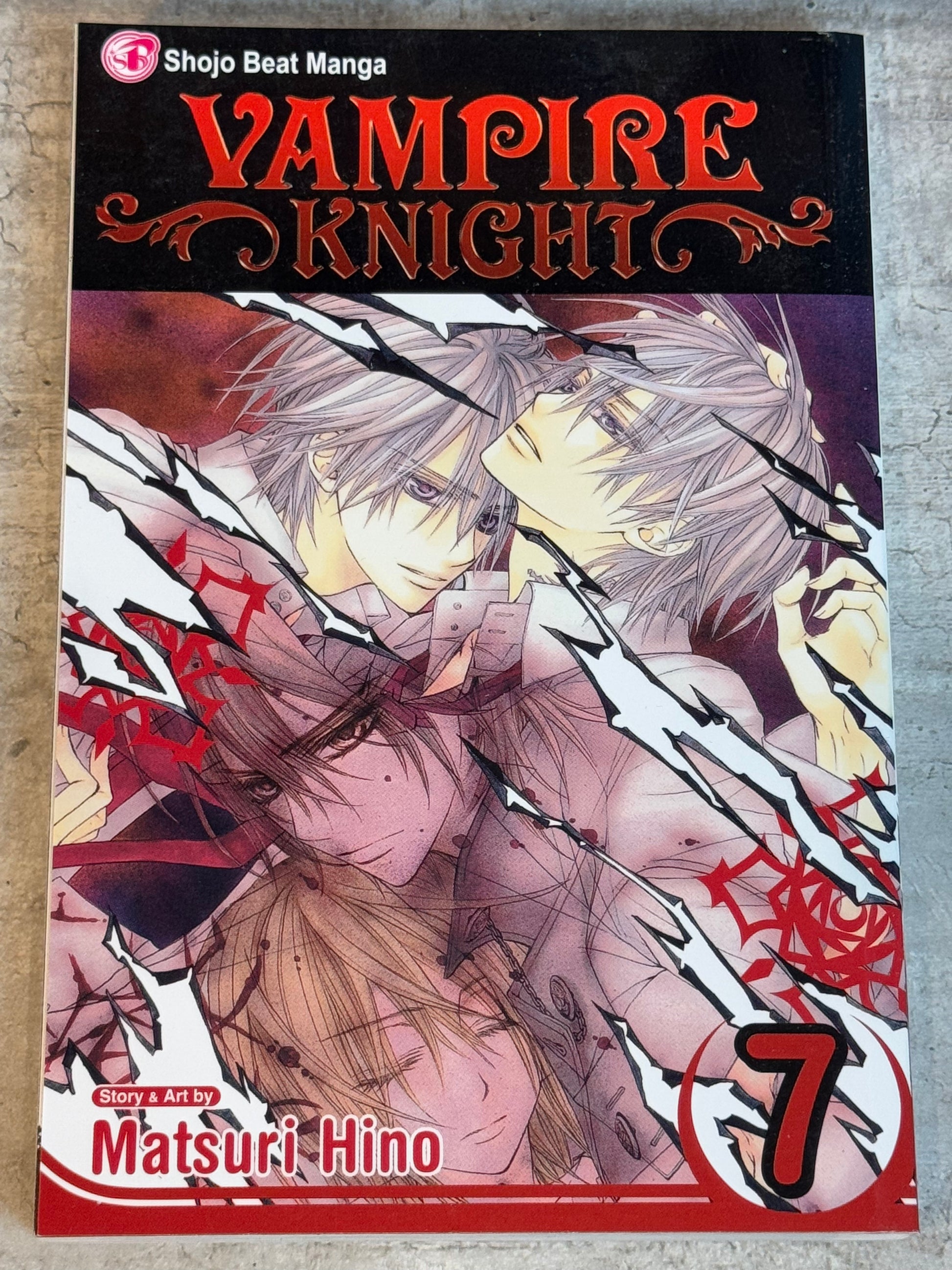 2009 - Viz Comics - Vampire Knight #7 - M - Eng 1