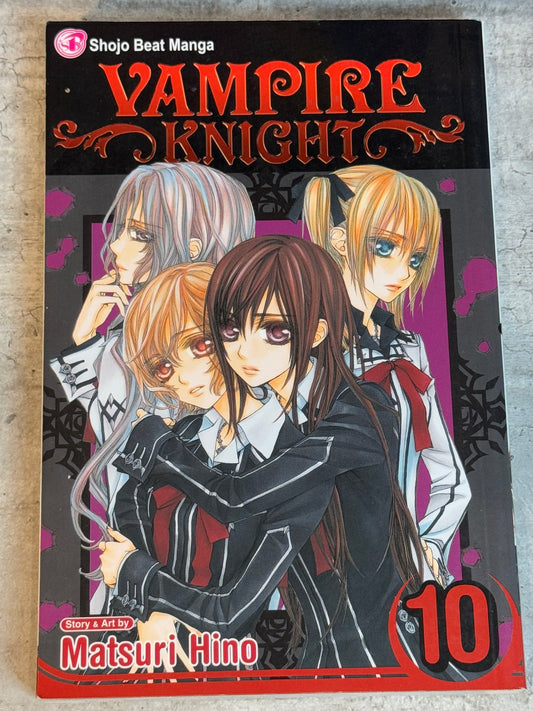 2010 - Viz Comics - Vampire Knight #10 - M - Eng 1