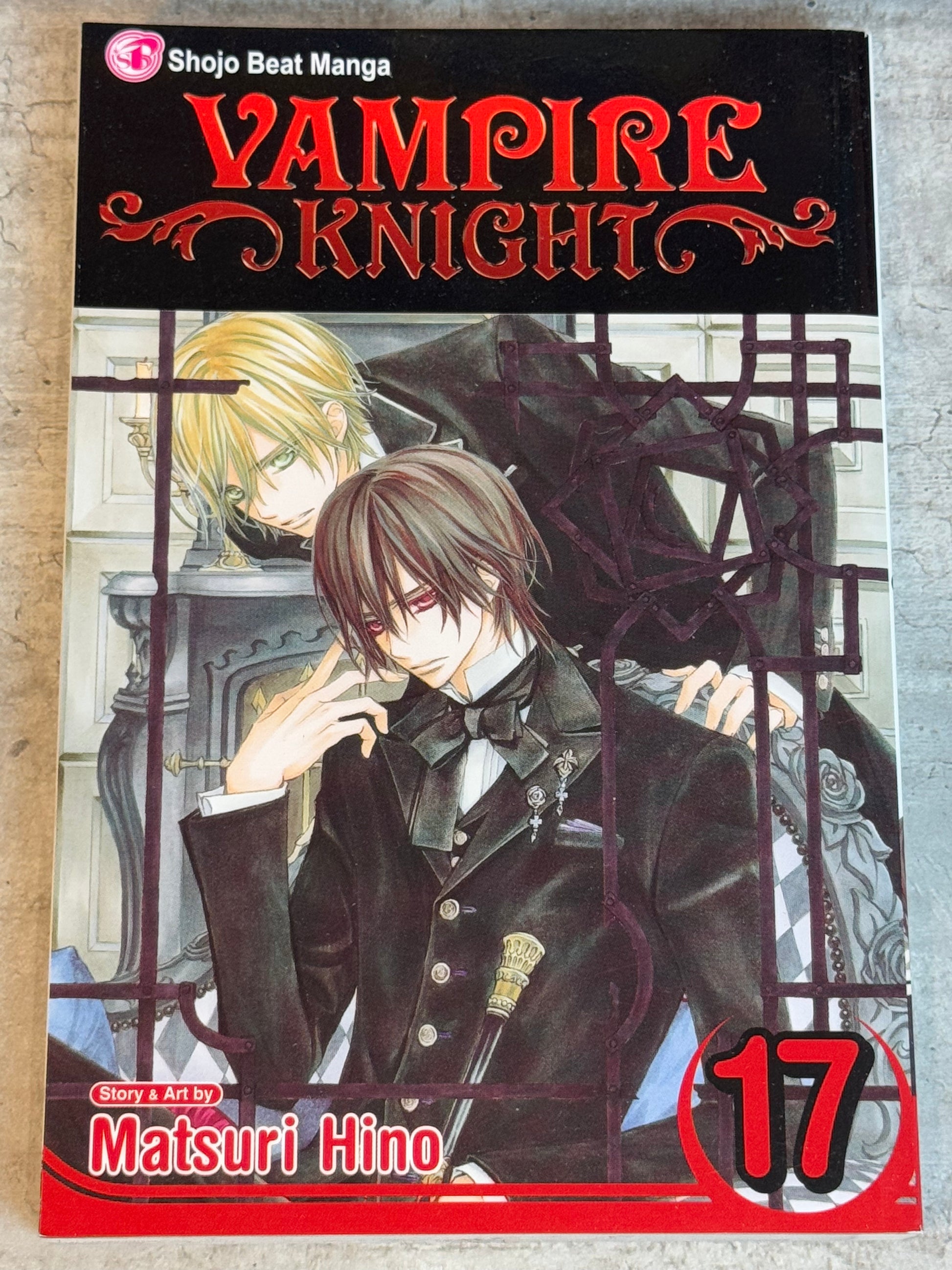 2013 - Viz Comics - Vampire Knight #17 - M - Eng 1