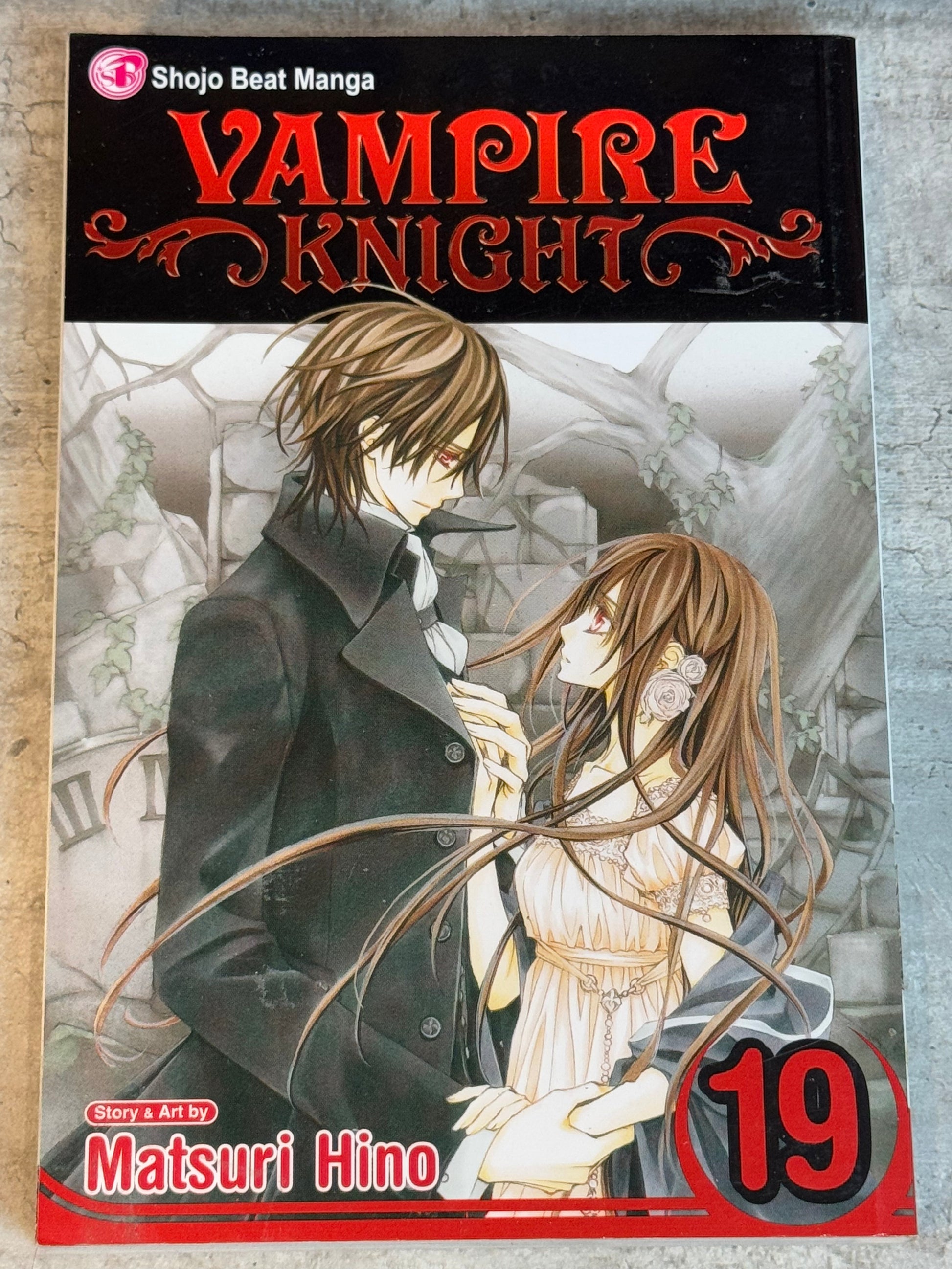 2014 - Viz Comics - Vampire Knight #19 - M - Eng 1