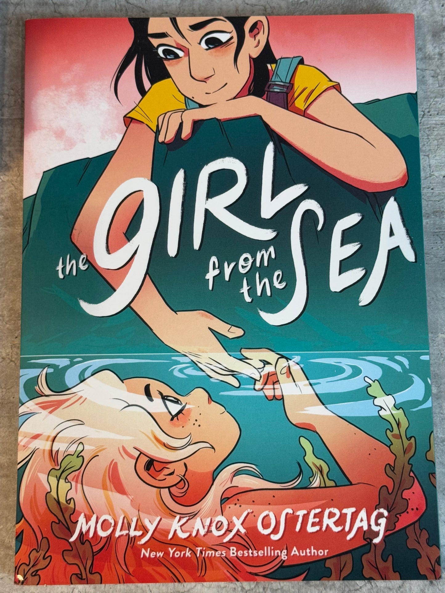 2021 - Graphix - The Girl From The Sea - M - Eng 1