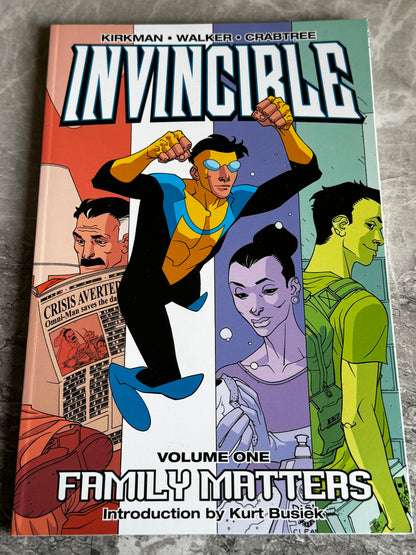 2021 - Image Comics - Invincible TP #1 - Family Matters -  Var. B - M - ENG 1