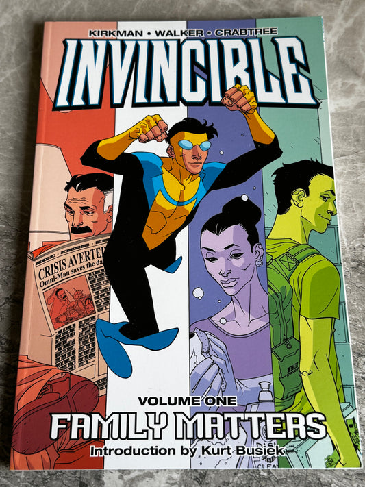 2021 - Image Comics - Invincible TP #1 - Family Matters -  Var. B - M - ENG 1