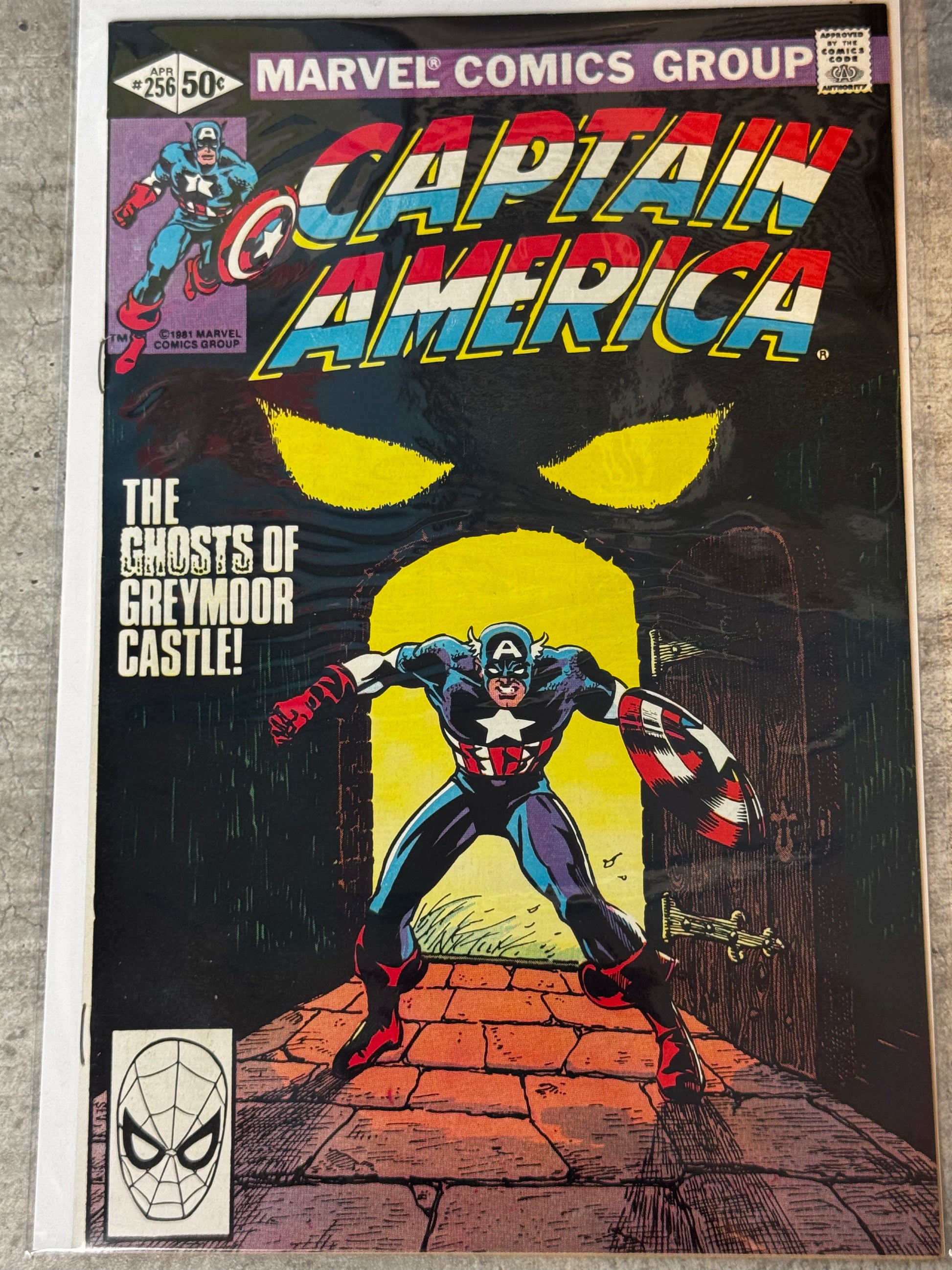 1981 - Captain America, Vol. 1 #256 Var. A - VF/NM - ENG 1
