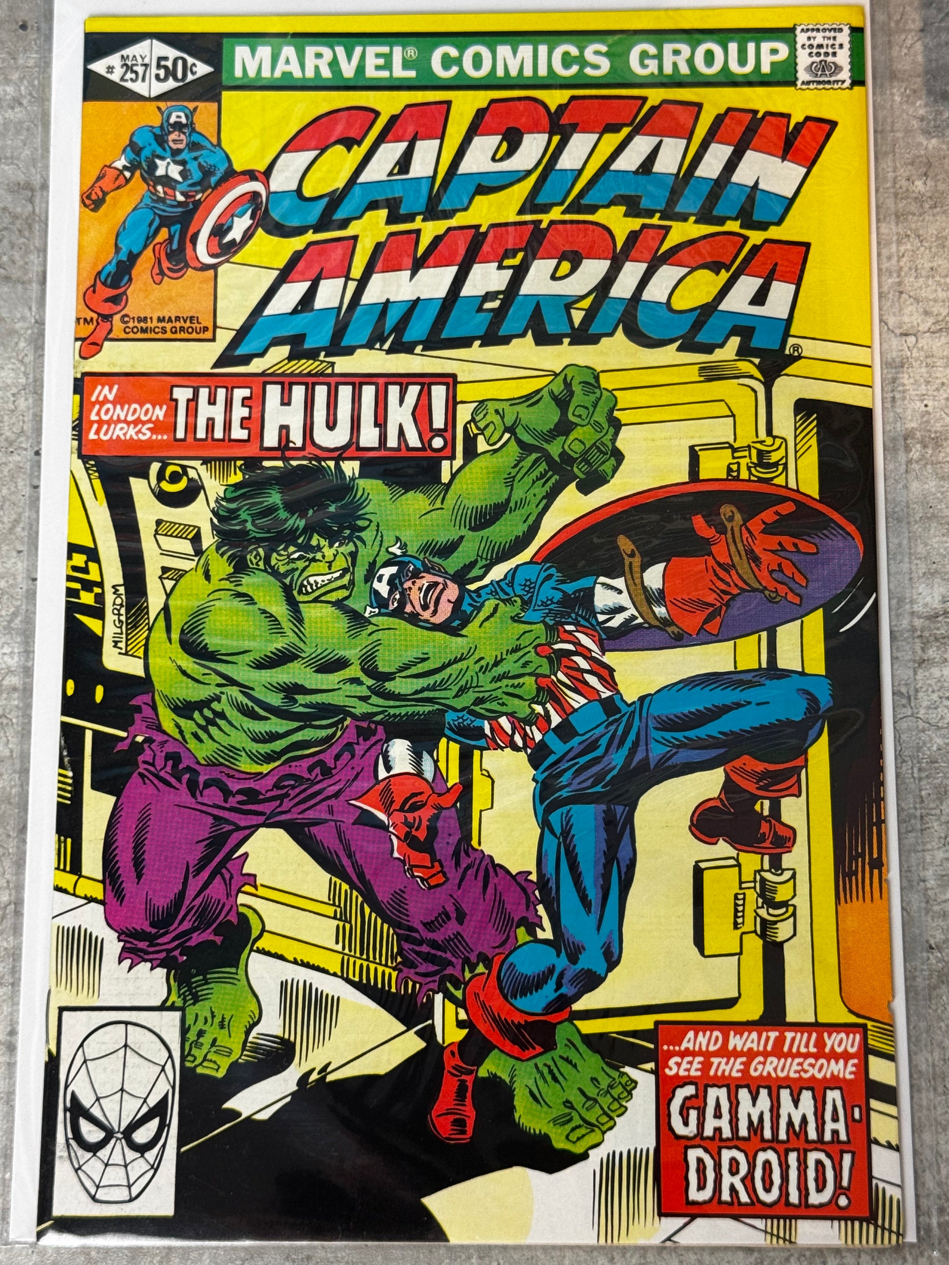 1981 - Captain America, Vol. 1 #257 Var. A - Deadly Anniversary! - VF/NM - ENG 1