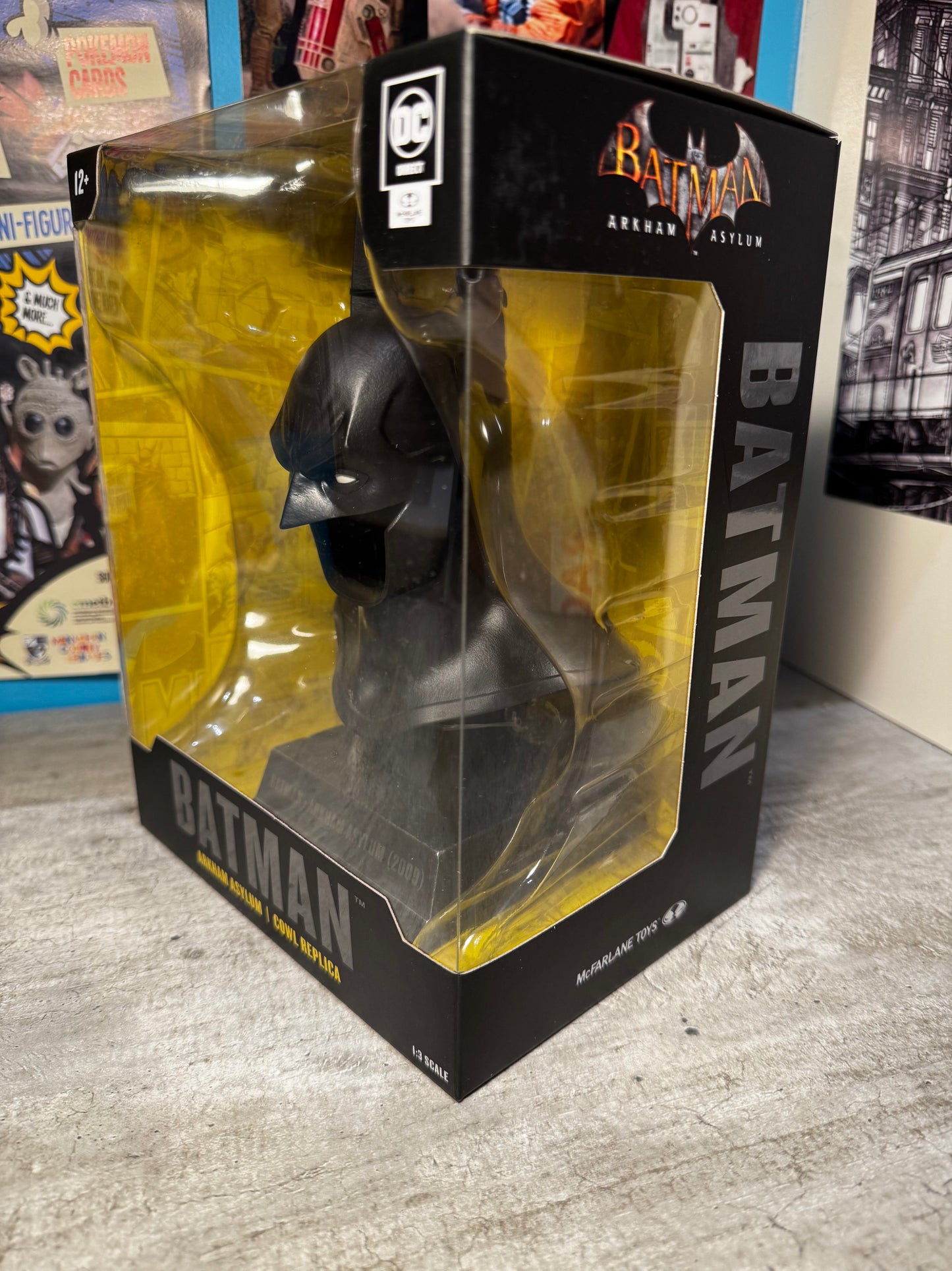 DC Direct 1/3 Scale Batman Arkham Asylum - Cowl Replica - M