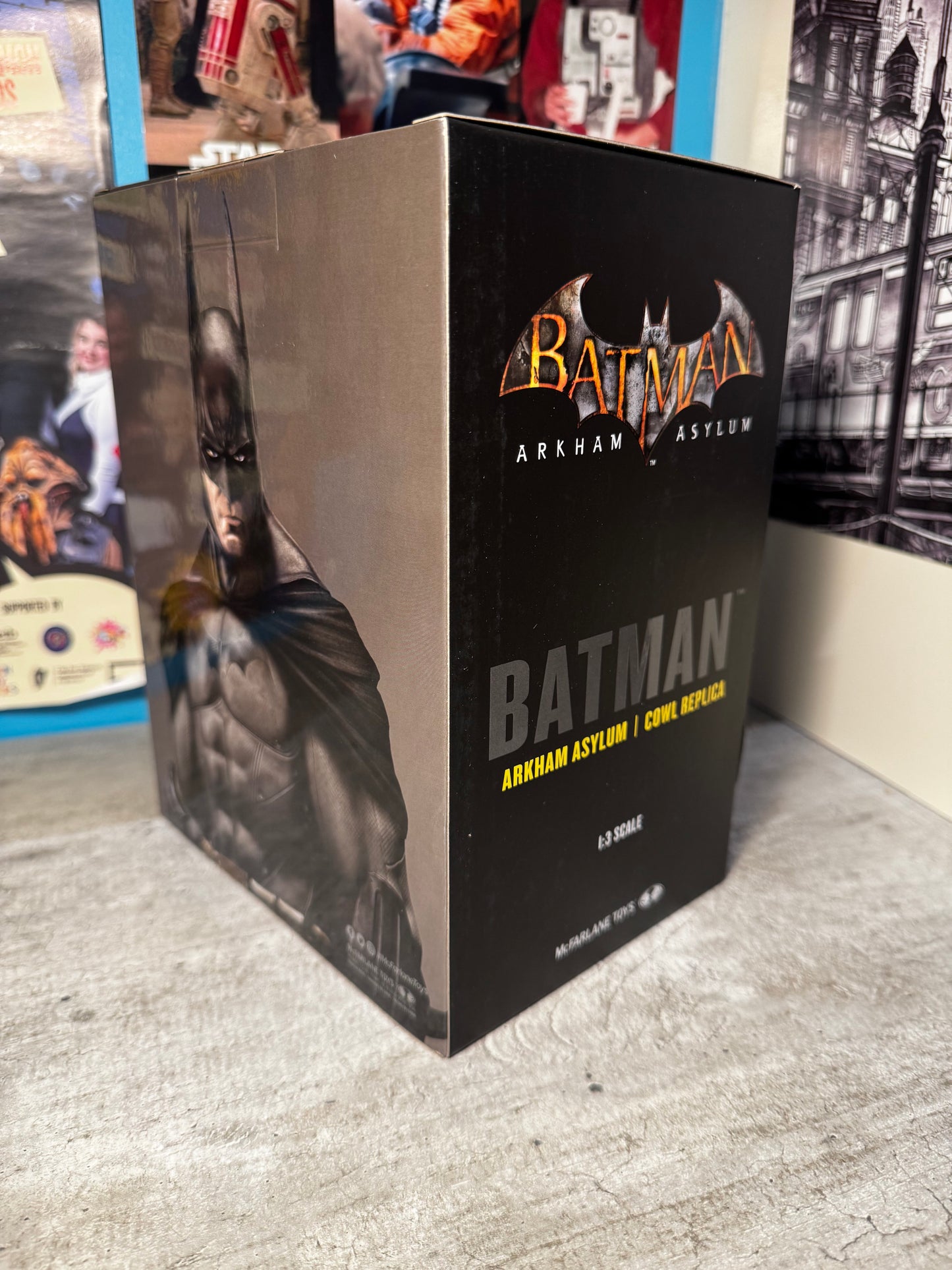 DC Direct 1/3 Scale Batman Arkham Asylum - Cowl Replica - M