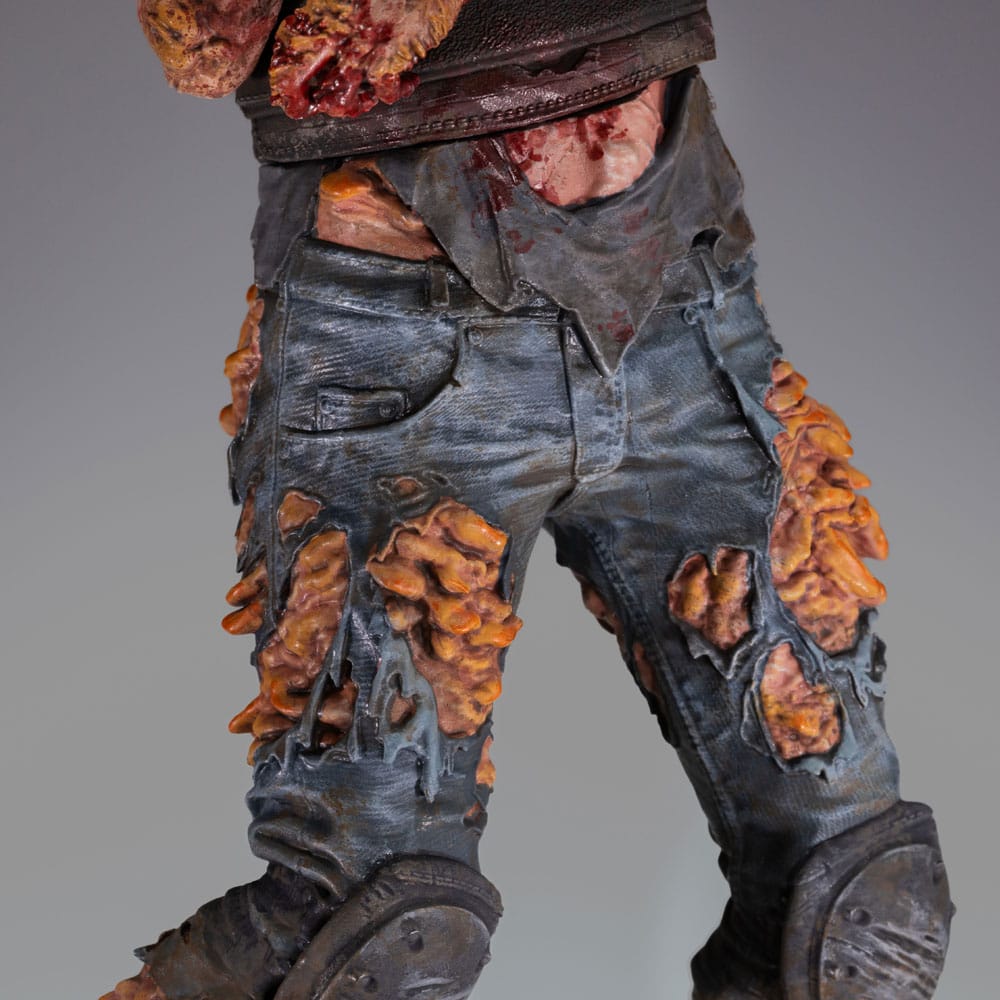 The Last of Us Part II PVC Statue Armored Clicker 22 cm - M 3