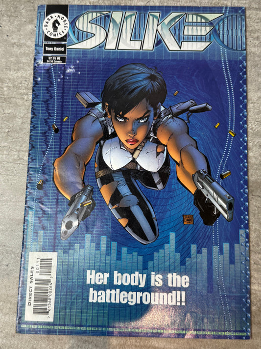 2001 - Dark Horse Comics - Silke, Vol.  1 #1 Var. A - NM+ - ENG 1