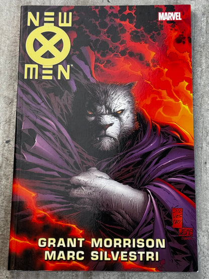 2011 - New X-Men by Grant Morrison #8 - M - ENG 1