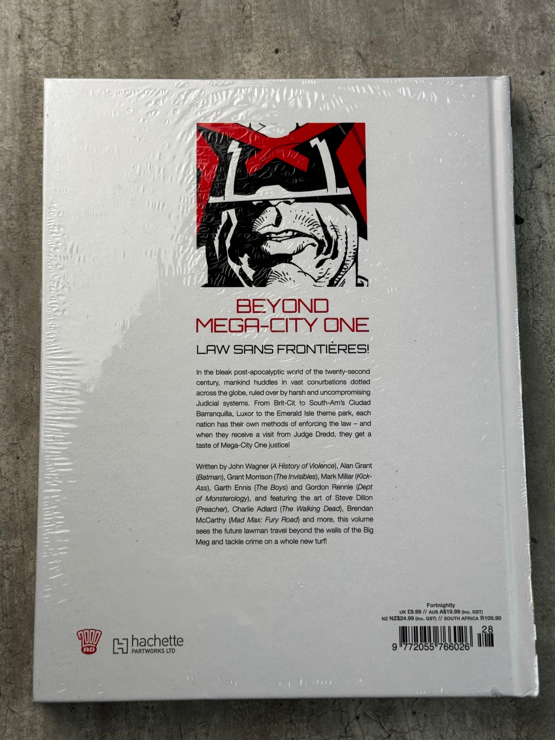 2016 - Judge Dredd: The Mega Collection #28 - Beyond Mega-City One - M - ENG 2