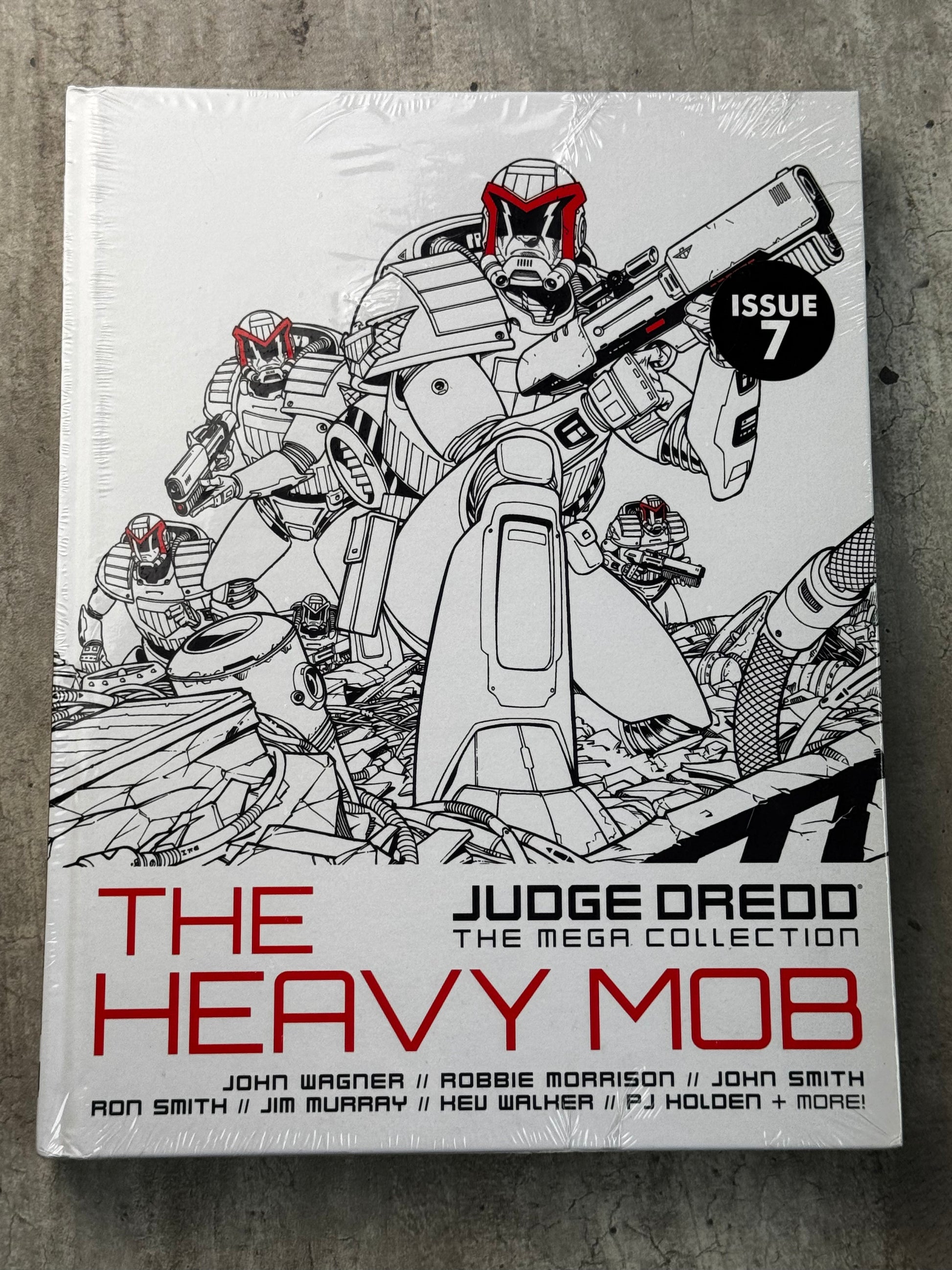 2015 - Judge Dredd: The Mega Collection #7 - The Heavy Mob - M - ENG 1