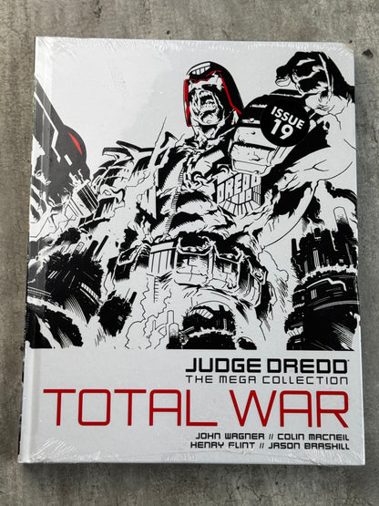 2015 - Judge Dredd: The Mega Collection #19 - Total War - M - ENG 1