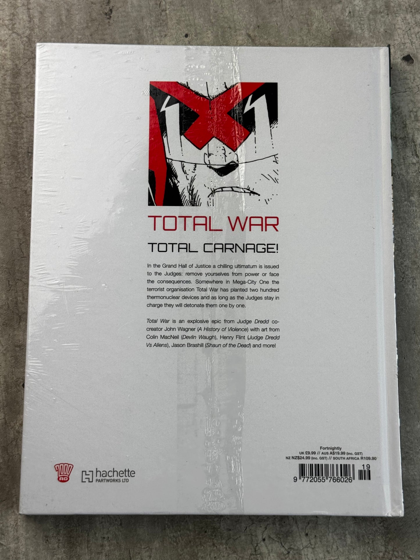 2015 - Judge Dredd: The Mega Collection #19 - Total War - M - ENG 2
