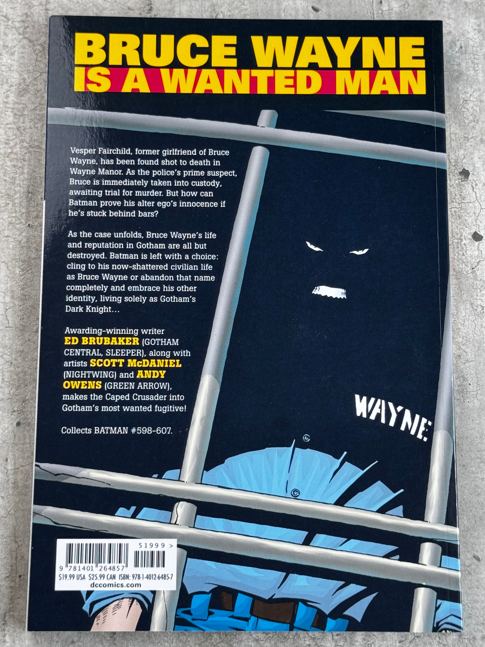 2016 - Batman By Ed Brubaker TP #2 - Batman by Ed Brubaker, Vol. 2 - M - ENG 2